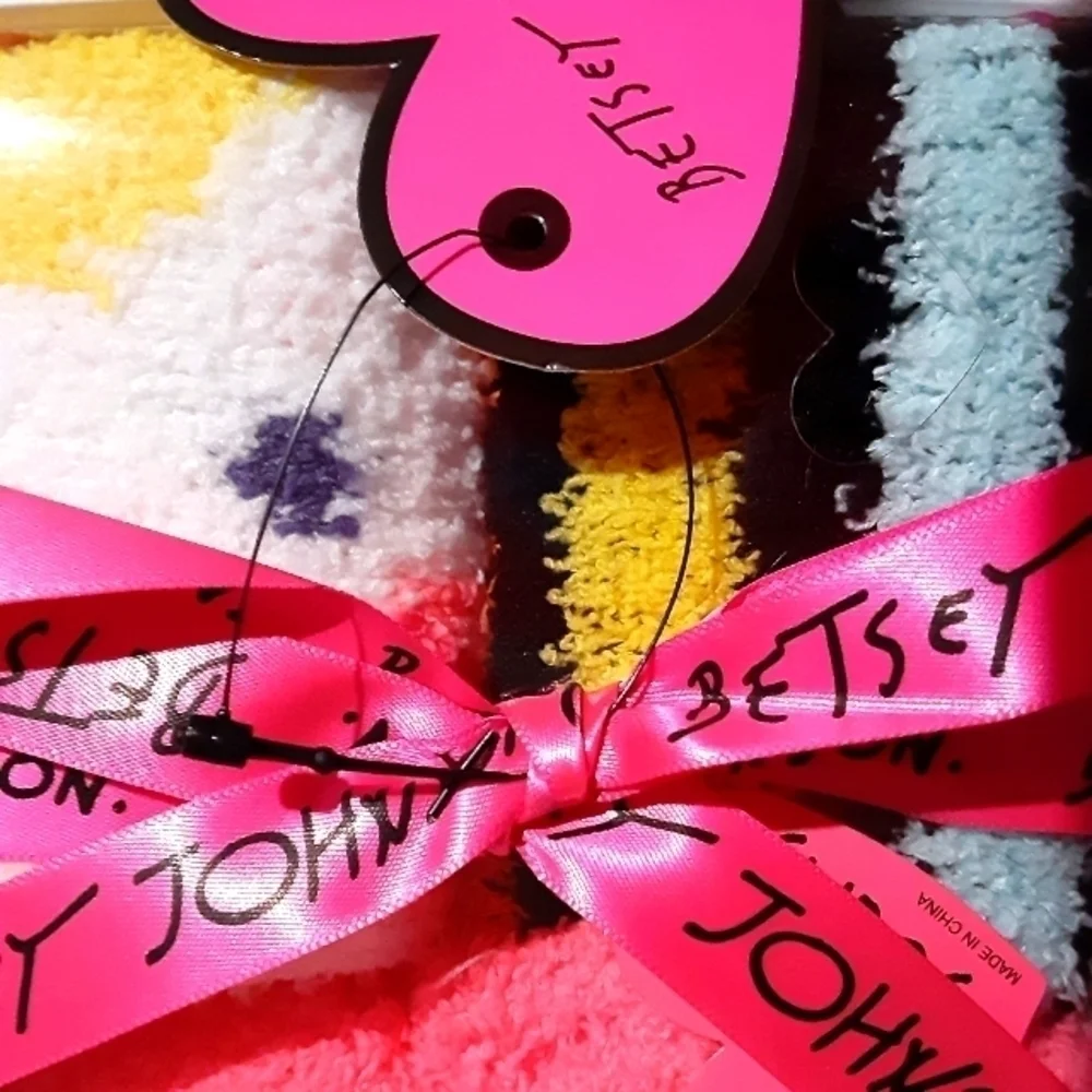 Betsey Johnson Plush Socks 3 Pack In Gift Box New